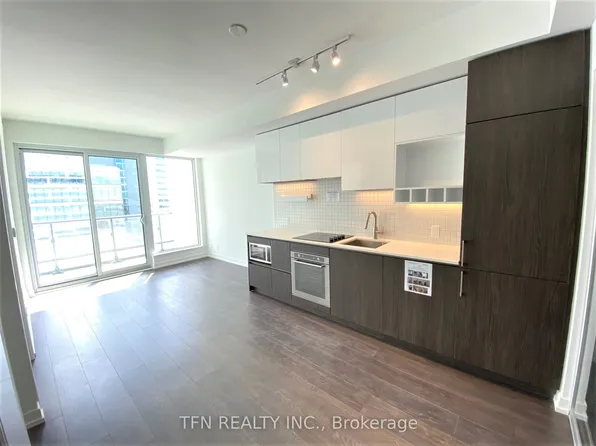 5 Buttermill Ave, Vaughan, ON