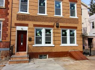 662 N 8th St, Newark, NJ 07107