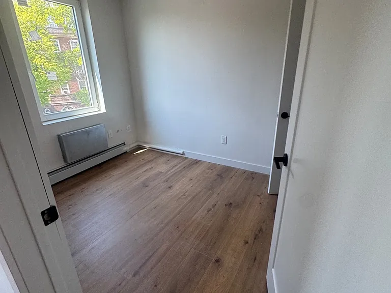 16 Wade Sq #5E — Photo 7