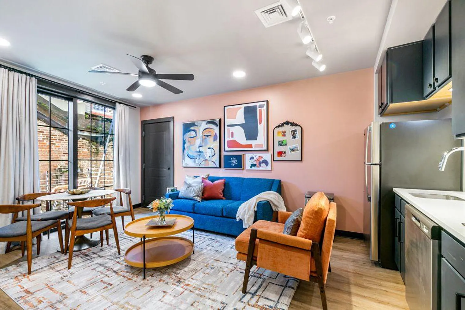 2 bed, 1.0 bath, 904 sqft, $6,944 — Photo 4
