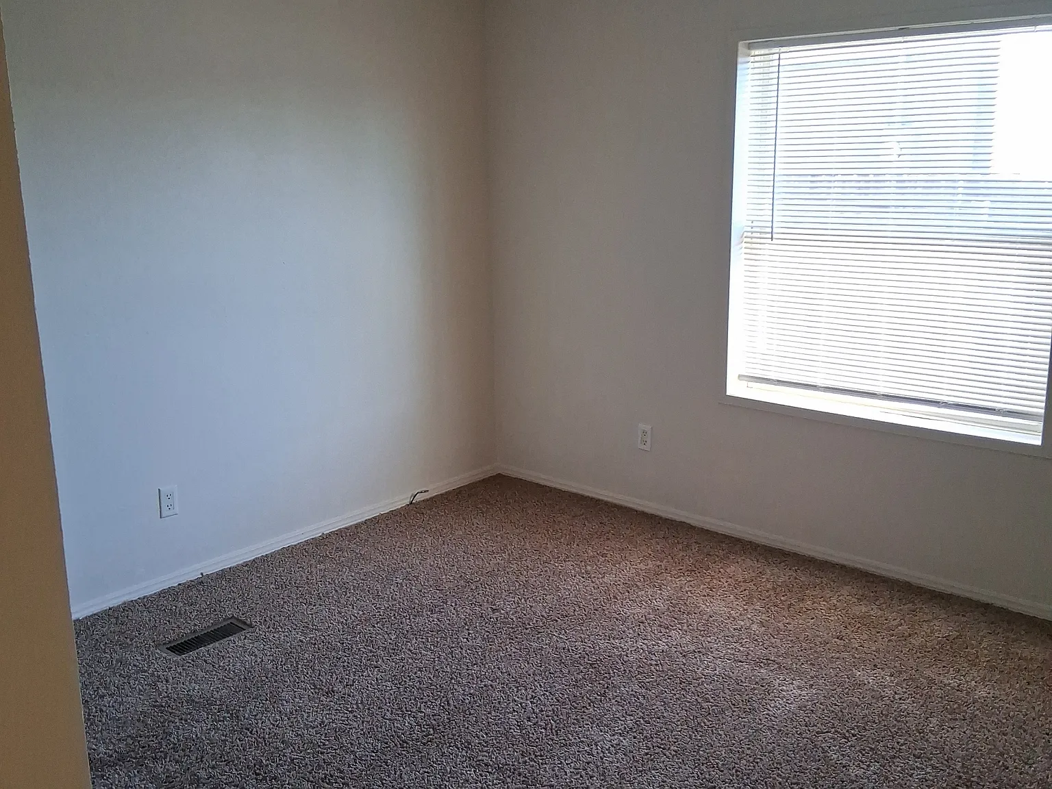 1355 Harding Avenue - B — Photo 3
