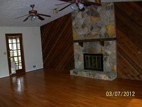 3rd image of 4034 Huddersfield Dr