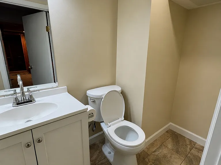 1048 Wilmington Ave — Photo 14