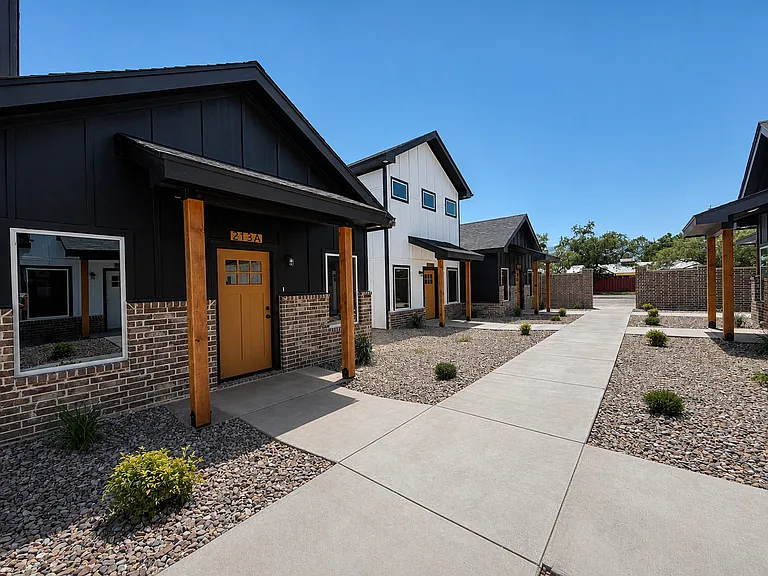 215 E Avenue K #A — Photo 8