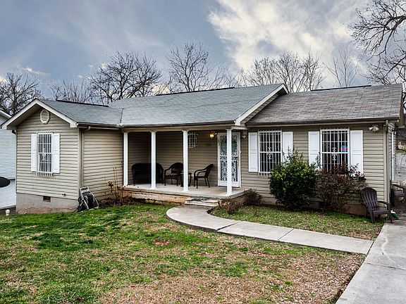 2nd image of 1021 Pleasant Knoll Ln