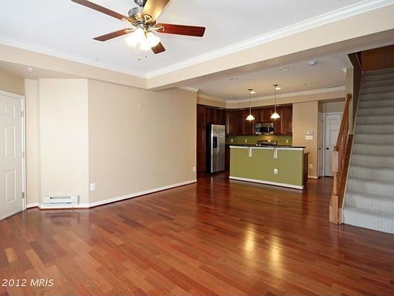 3rd image of 2481 Eastbourne Dr #234