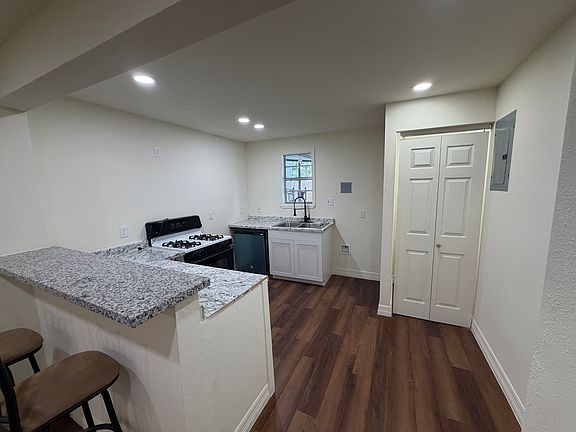 5th image of 7004 Santa Maria St #2
