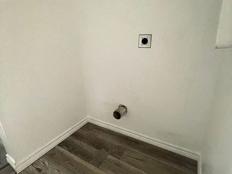 833 W Pecan St #407 — Photo 9