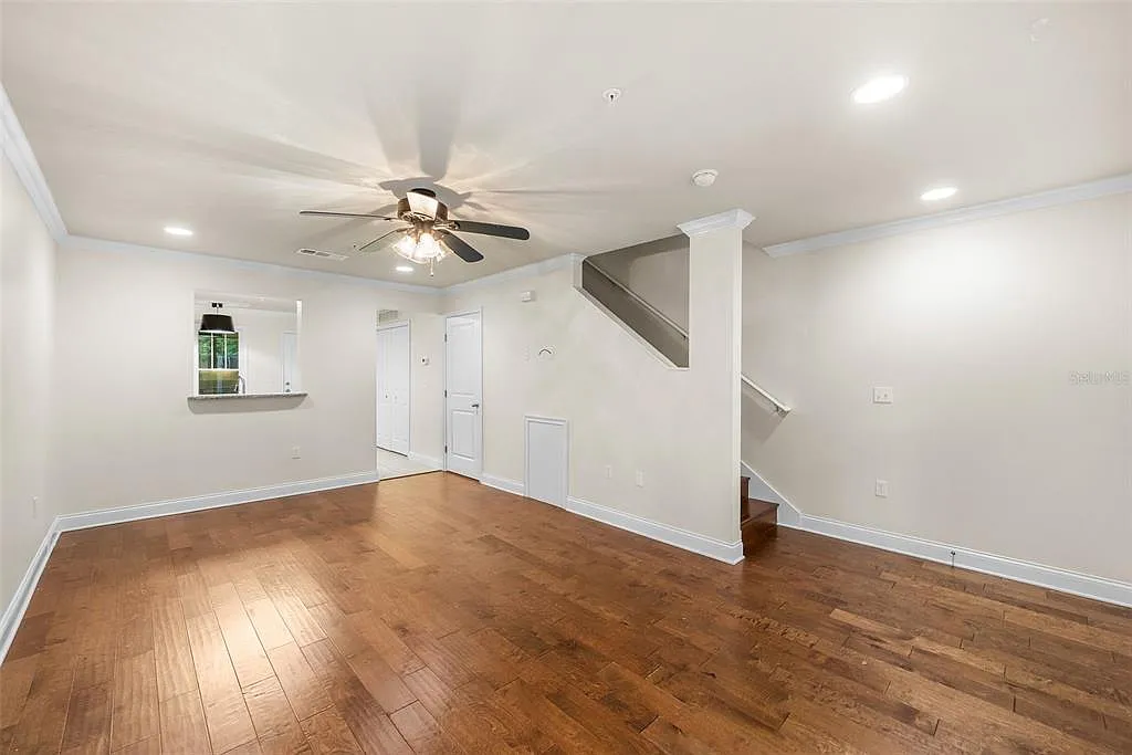 2 bed, 2.5 bath, 1120 sqft, $1,950 — Photo 4
