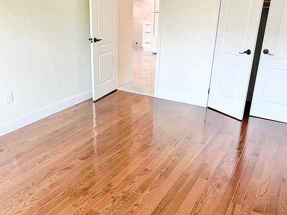 5th image of 22143 59th Ave #1F