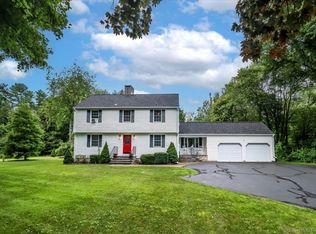 215 Farmingville Rd, Ridgefield, CT 06877