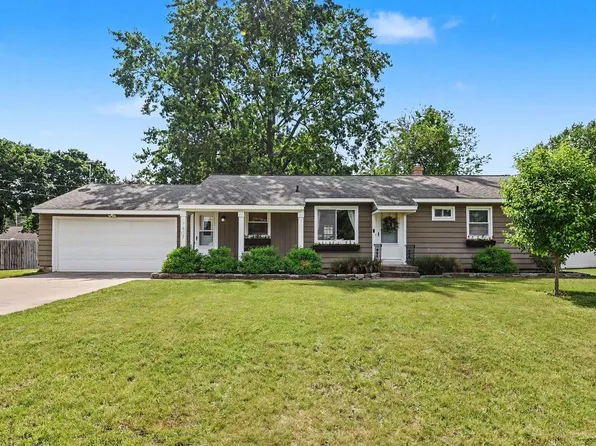 7407 Glendora Ave, Jenison, MI 49428
