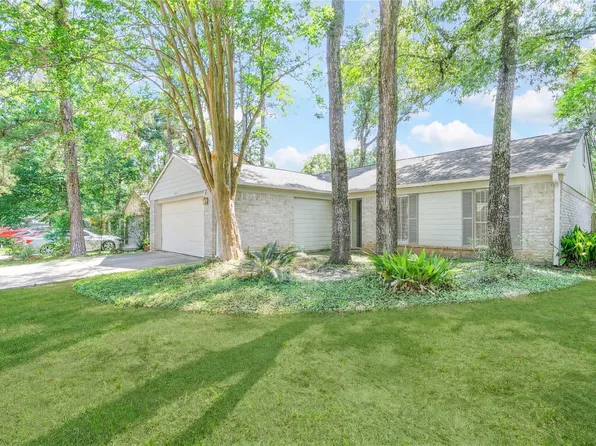26 S White Pebble Ct, Spring, TX 77380