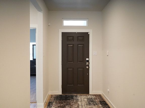 4th image of 655 Scarlett St