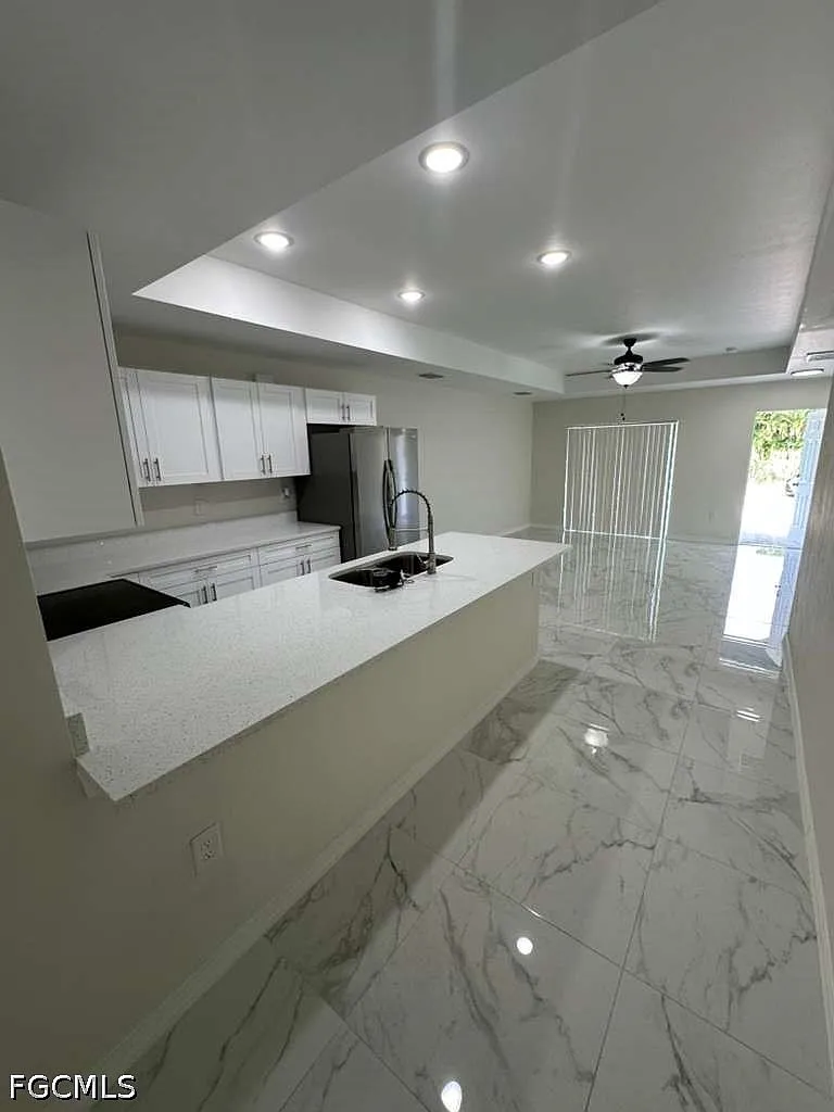 1 bed, 1.0 bath, 2350 sqft, $1,300 — Photo 3