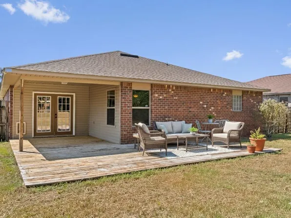 5609 Price Plantation Rd, Baker, FL 32531