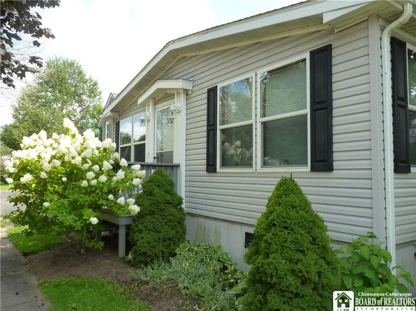 148 E Main St, Sherman, NY 14781