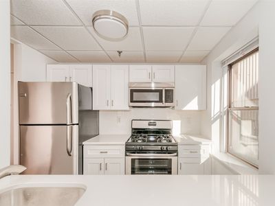 227 Christopher Columbus Dr APT 303B, Jersey City, NJ, 07302