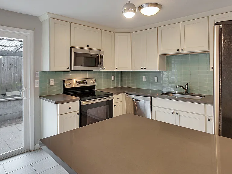 9005 N Peninsular Ave — Photo 6