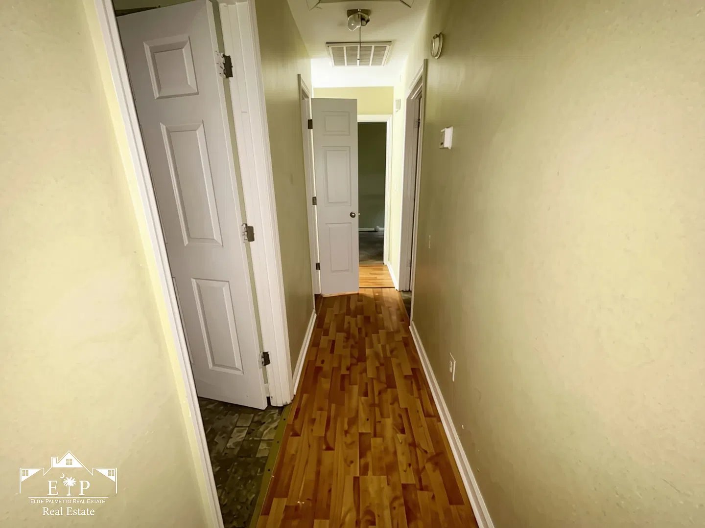 Charming 3BR/2BA Single-Family Home in North Charleston | 1,300 sq ft | Cozy Fireplace & Ceiling ... — Photo 3
