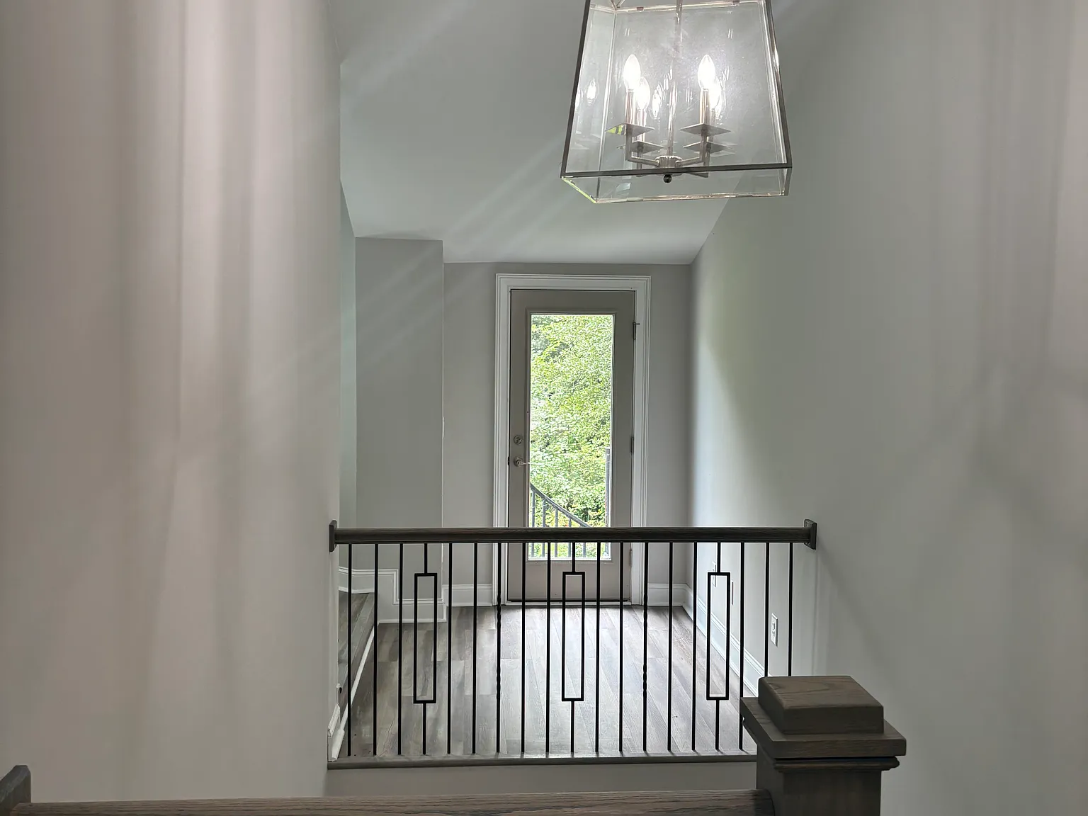 2920 Robinson Rd NE — Photo 2