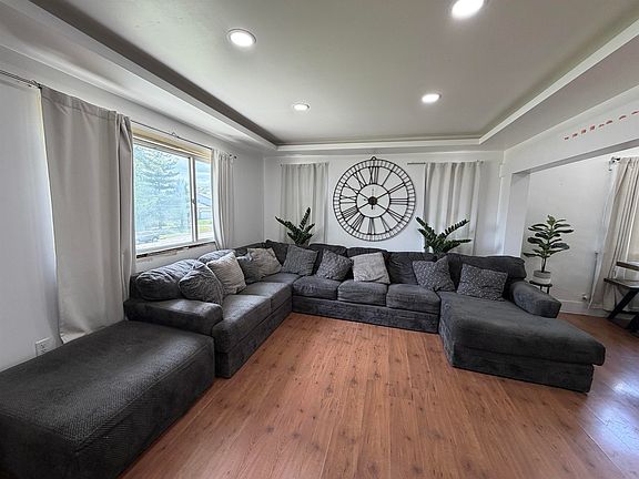 5th image of 1206 W Prospect Ave