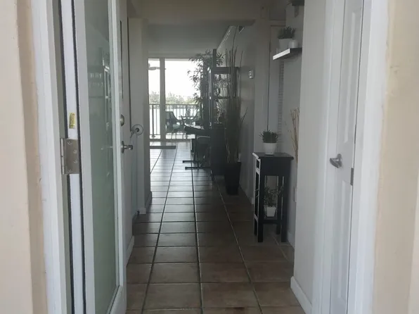 1075 NE Miami Gardens Dr, Miami, FL