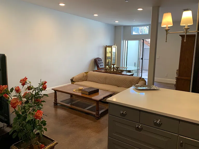 Fairmont Ave — Photo 16