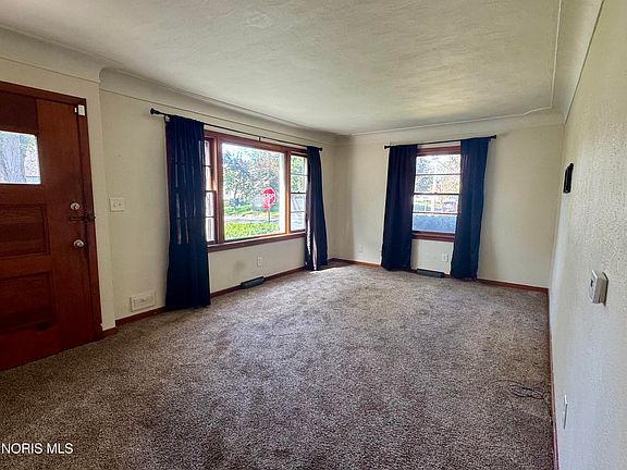 4th image of 2061 Berdan Ave
