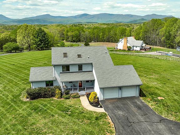 3rd image of 3453 Roaring Run Rd