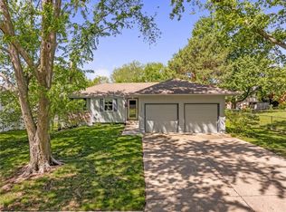 13020 S Raintree Dr, Olathe, KS 66062