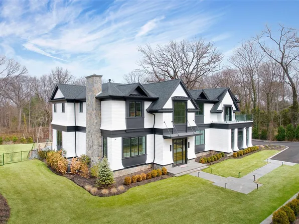 95 Spruce Street, Roslyn, NY 11576