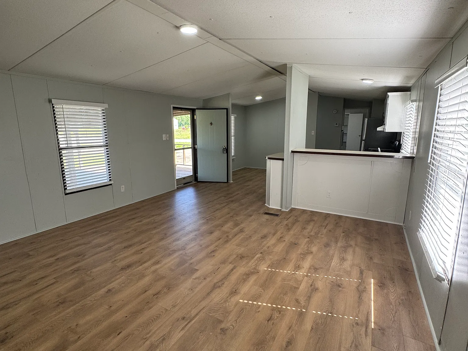 3 bed, 1100 sqft, $1,250 — Photo 4
