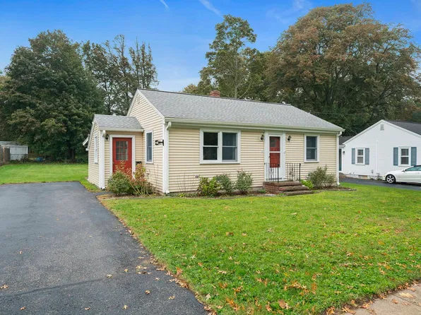 27 Olmsted Ter, Plymouth, MA 02360