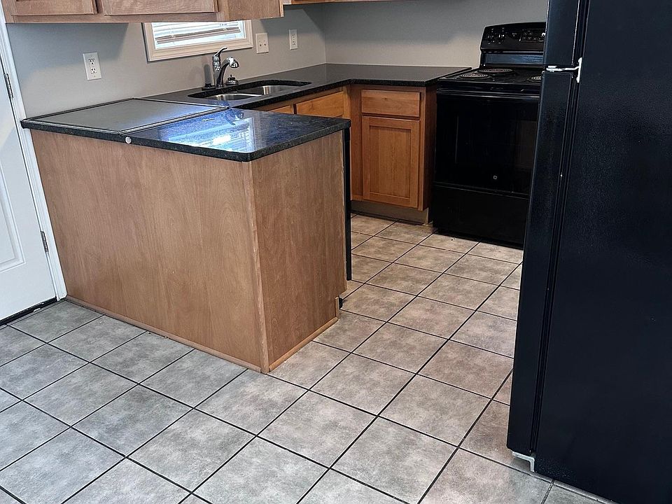 1600 Holland Ave, photo 17
