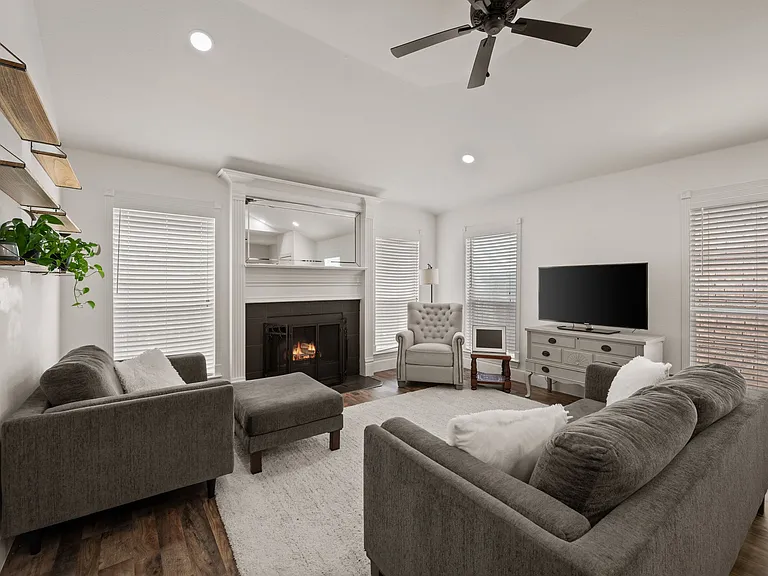 1919 Maplewood Trl — Photo 19