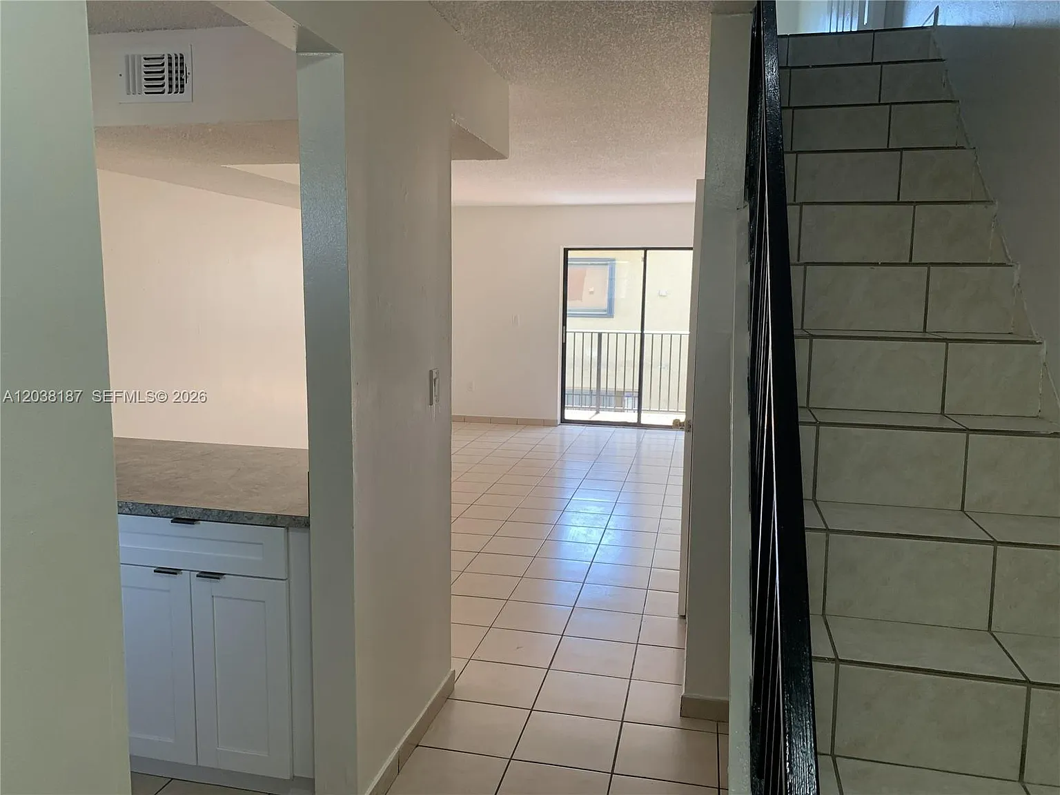 Natalie Suites Condo — Photo 3