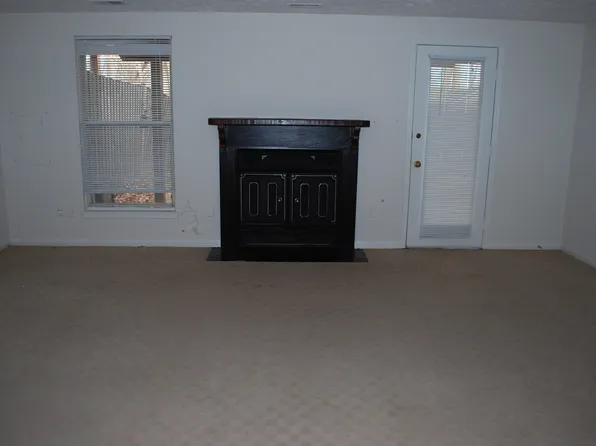 9192 Forest Breeze Ct, Springfield, VA 22152