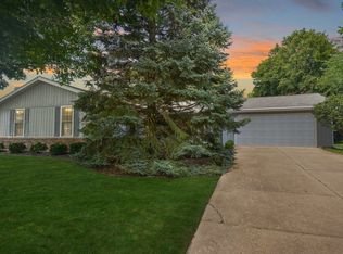 119 Hammitt Dr, Normal, IL 61761