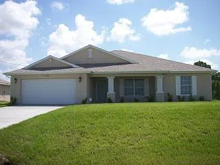 1017 NW 24th Ave Photo 1