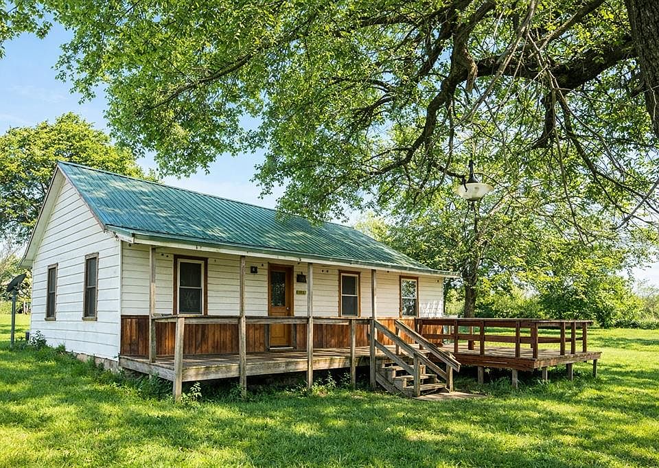 1st image of 349030 E 820th Rd