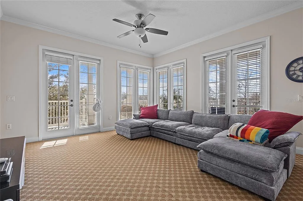 3 bed, 2.0 bath, 1419 sqft, $2,000 — Photo 3