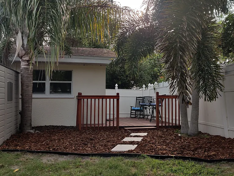 Deville Dr E — Photo 9