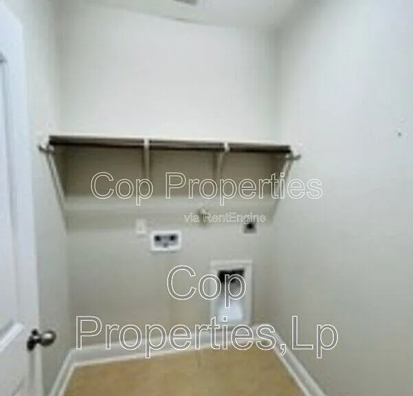 8221 Dublin Frst — Photo 18