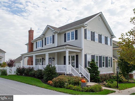3rd image of 1007 Linden Ave