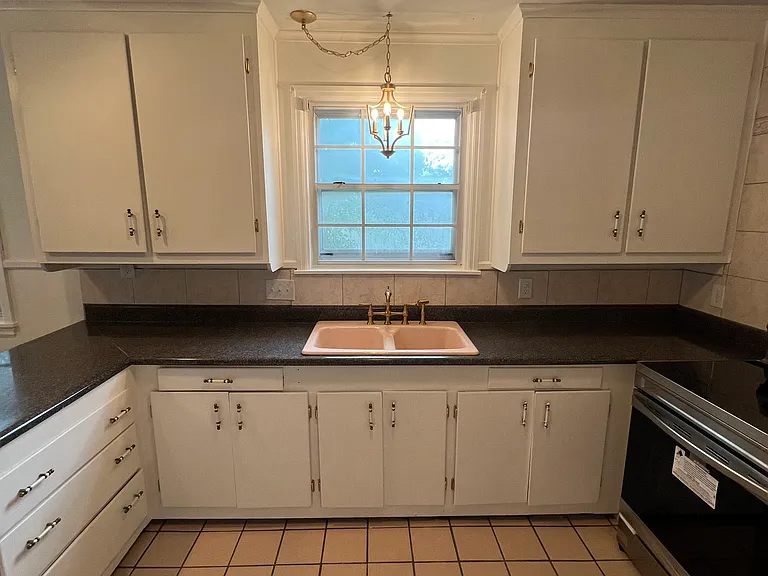 516 N Park St — Photo 15