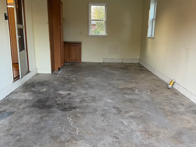 625 E Queen St — Photo 17