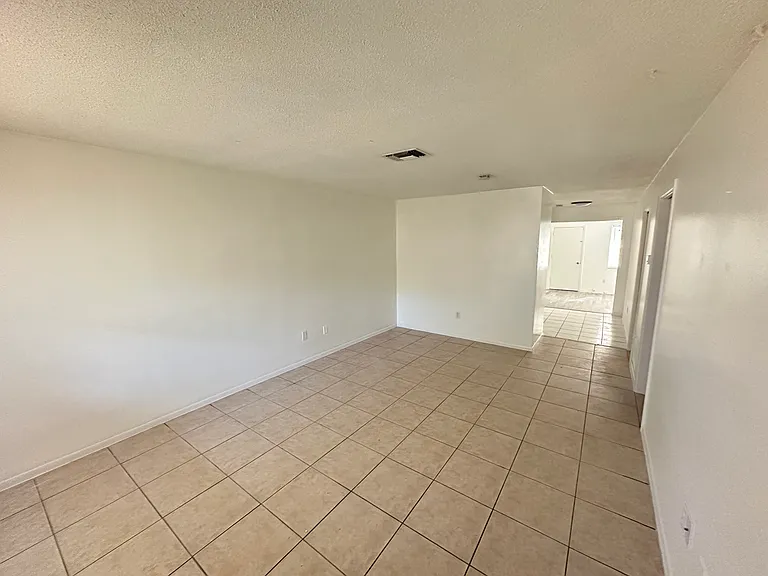 3088 Englewood Dr #A — Photo 4