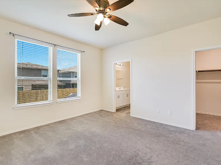 216 The Duke Dr — Photo 13