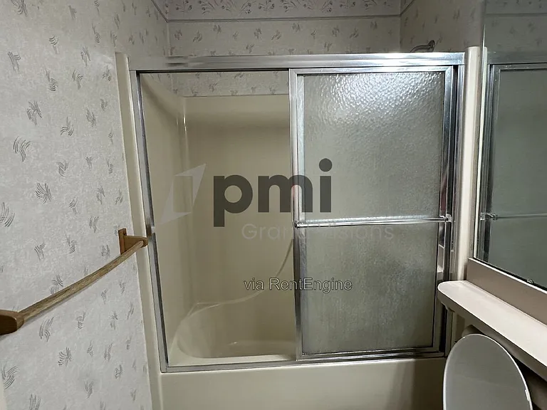 1306 Arthur Ave #12 — Photo 6